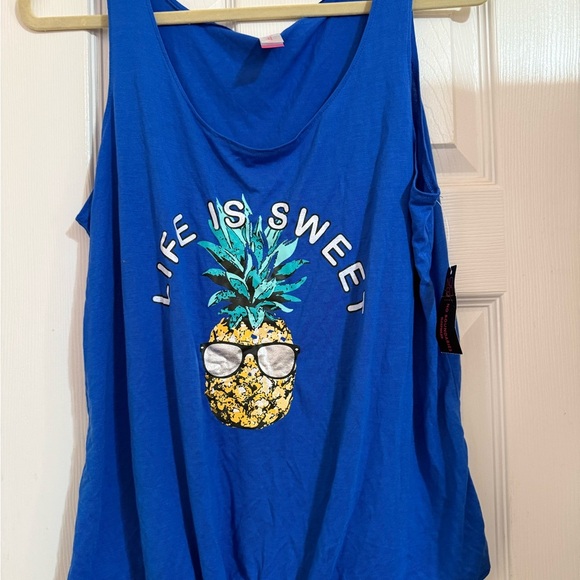 Set of 2 NWT Tank Tops - Picture 3 of 9